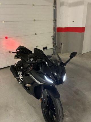 Yamaha YZF R125 Negra