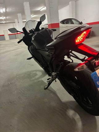 Yamaha YZF R125 Negra