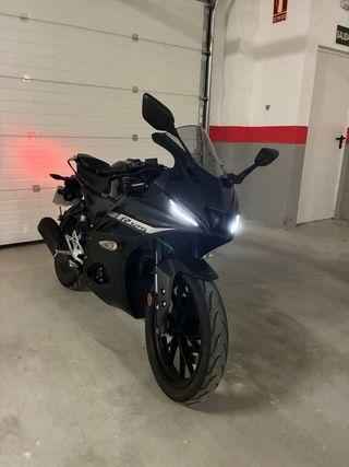 Yamaha YZF R125 Negra