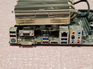 Placa Gigabyte GA-Z170 + i7 6700 + 16GB RAM