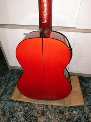 Guitarra Algeciras Roja