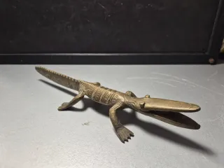 Figura cocodrilo bronce macizo antigua