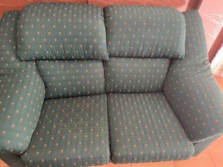 Sofá de 2 plazas en tela verde