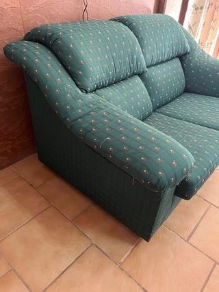 Sofá de 2 plazas en tela verde