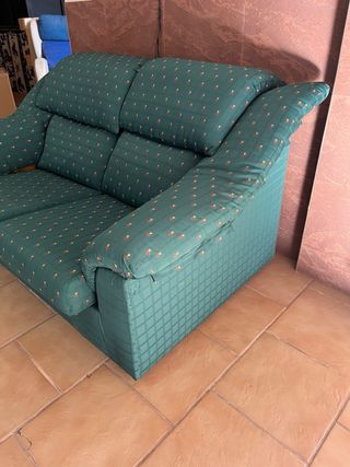 Sofá de 2 plazas en tela verde
