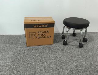 Taburete Negro Pequeño con Ruedas
