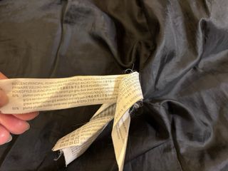 Anorak niña negro con capucha y de plumas