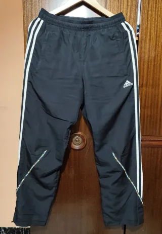 Pantalón chándal Adidas negro con rayas blancas