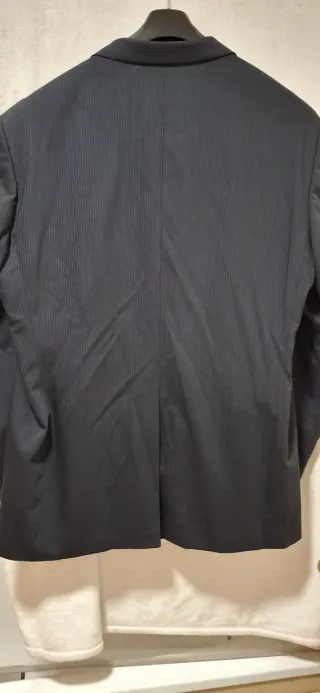 Traje azul raya diplomática