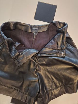Pantalones cortos efecto piel Talla M