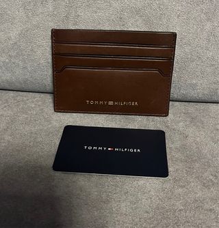 Pack Cartera y Tarjetero Tommy Hilfiger Marrón