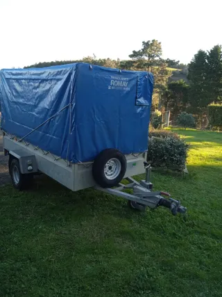 Remolque con freno y toldo