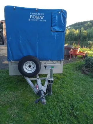 Remolque con freno y toldo