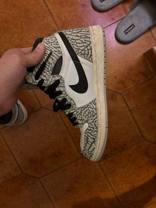 Nike Air Jordan 1 Retro High OG White Cement