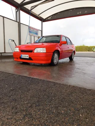 Citroen AX y Opel Kadett E AX y Kadett 1995