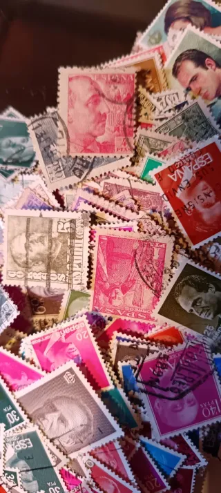 700 Sellos España Franco y Rey. Hay repetidos, usa