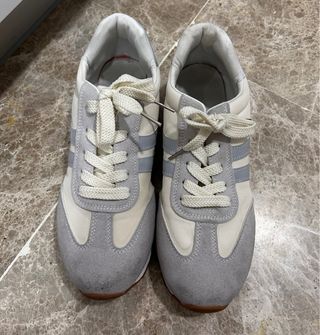 Zapatillas deportivas mujer grises y blancas