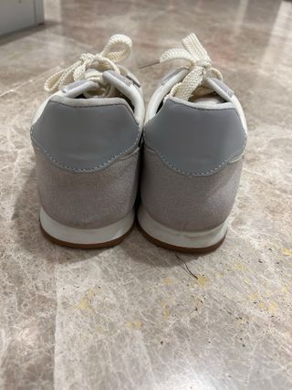 Zapatillas deportivas mujer grises y blancas