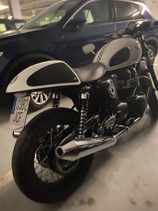 Triumph Thruxton 900 Ace