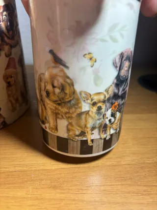 Tazza con cani in ceramica