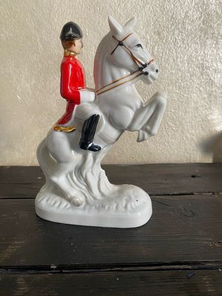 Figura jinete Lipizzaner Viena cerámica