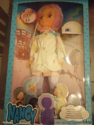 Muñeca Nancy Doctora por el Mundo.Sin abrir.