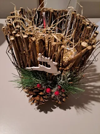 Cesto decorativo in legno