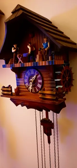 Orologio a cucù in legno