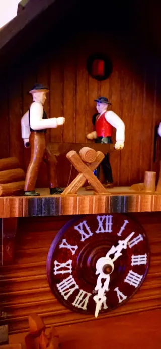 Orologio a cucù in legno