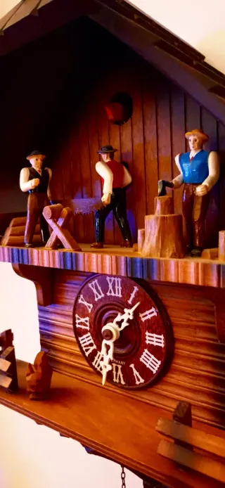 Orologio a cucù in legno