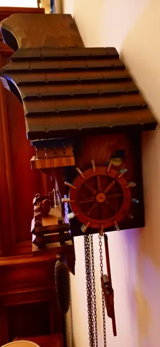 Orologio a cucù in legno