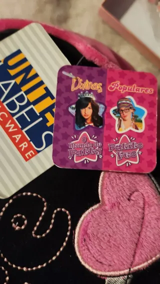 Cojín Dance y pulsera y colgante Hello Kitty