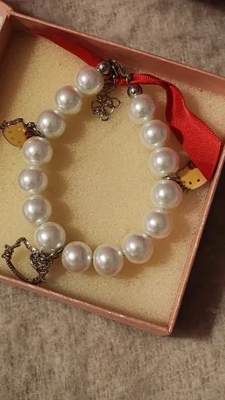 Cojín Dance y pulsera y colgante Hello Kitty