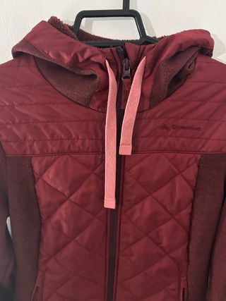 Chaqueta Quechua acolchada y polar