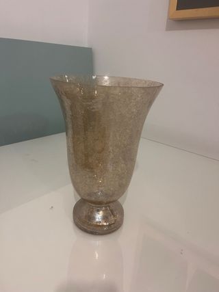 Jarrón de cristal dorado y transparente