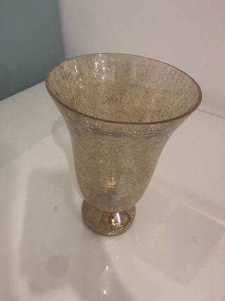 Jarrón de cristal dorado y transparente