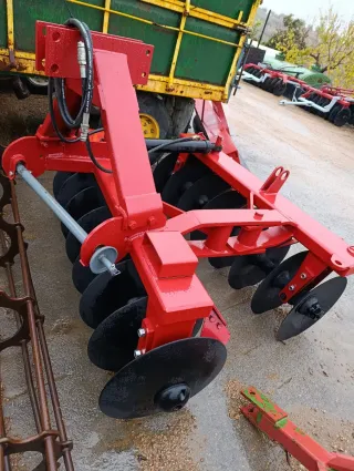 Grada hidráulica de discos suspendida 18 discos