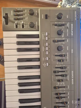 Roland SH-101 Sintetizador Analógico con Tubbutec