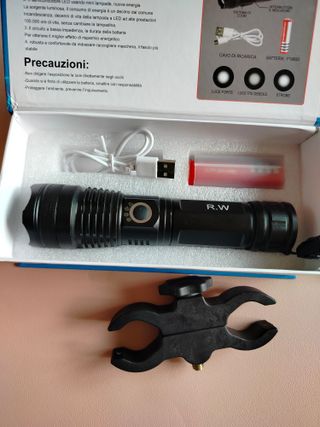 Linterna LED 6000lm Zoom + acople mariposa