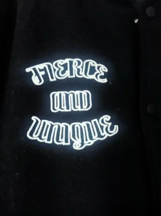 Chaqueta Bomber Zara Negra con Mangas Polipiel