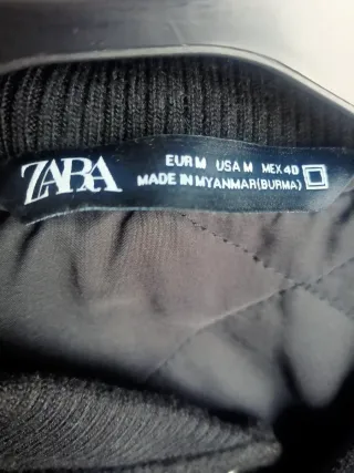 Chaqueta Bomber Zara Negra con Mangas Polipiel