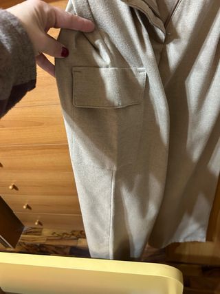 Pantaloni beige ragazza