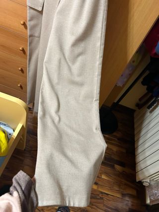 Pantaloni beige ragazza