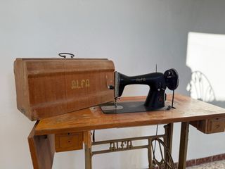 Máquina de coser Alfa vintage