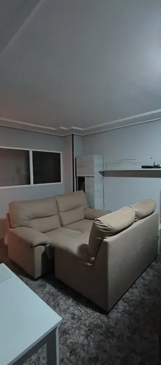 Sofá 2 y 3 plazas beige perfecto estado.