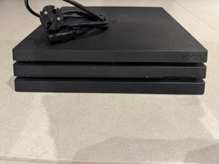 PS4 Pro + Mando + Cable Alimentación