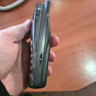 Telefono cellulare da collezione nokia rotto