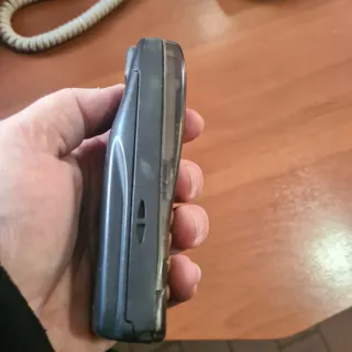 Telefono cellulare da collezione nokia rotto