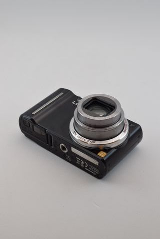 Cámara Panasonic Lumix DMC-TZ8 12.1 MP