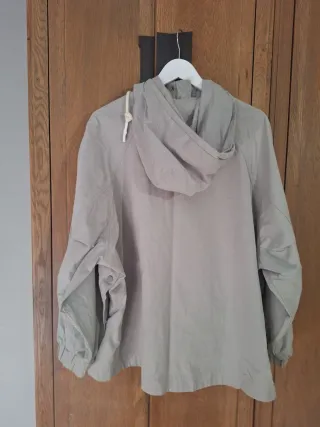 Cazadora beige talla M